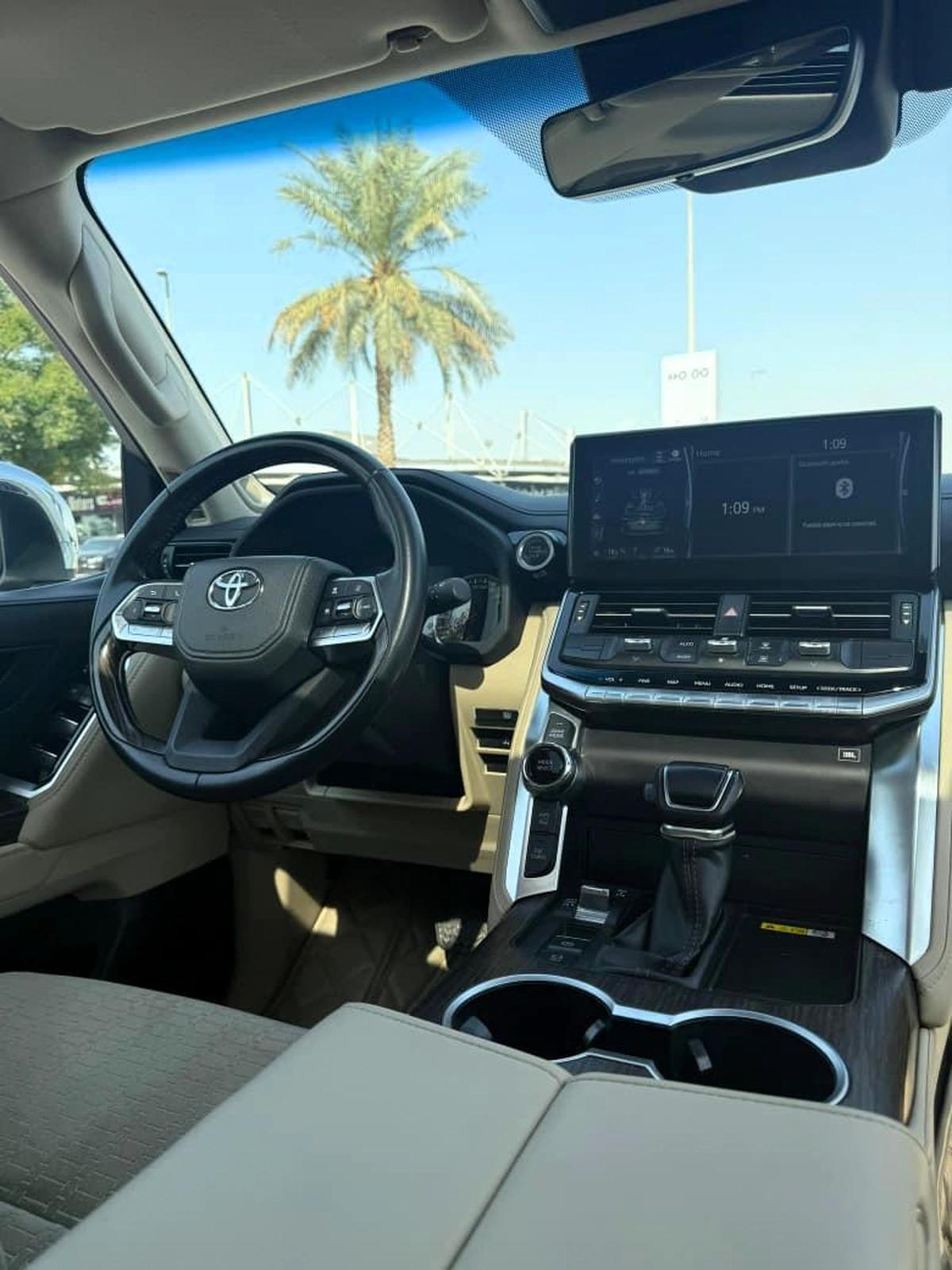 TOYOTA LAND CRUISER VX. R TWIN TURBO | GCC SPECS | YEAR: 2022 | KMS: 142,000 | FULL-SERVICE HISTORY FROM AL FUTTAIM-1-1