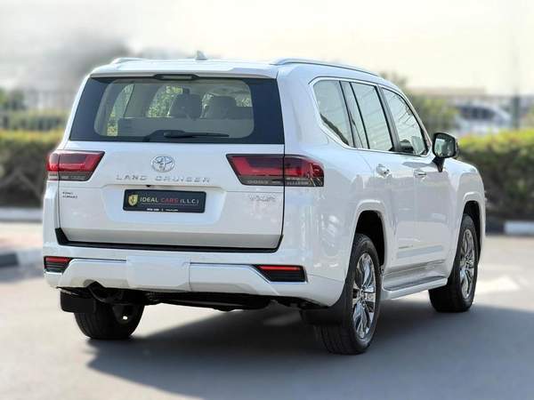 TOYOTA LAND CRUISER VX. R TWIN TURBO | GCC SPECS | YEAR: 2022 | KMS: 142,000 | FULL-SERVICE HISTORY FROM AL FUTTAIM