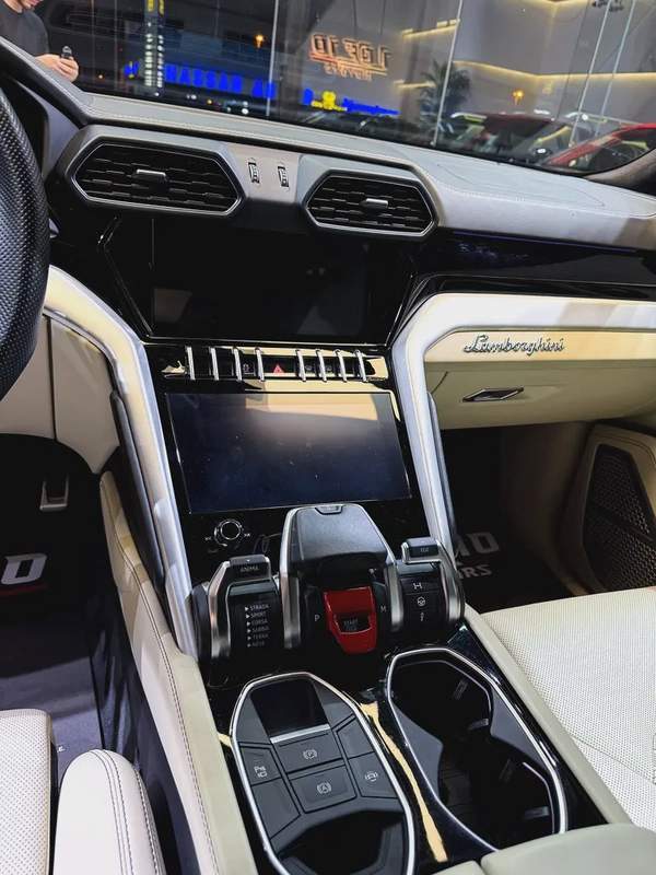 2020 LAMBORGHINI URUS ( GCC / STILL UNDER WARRANTY )