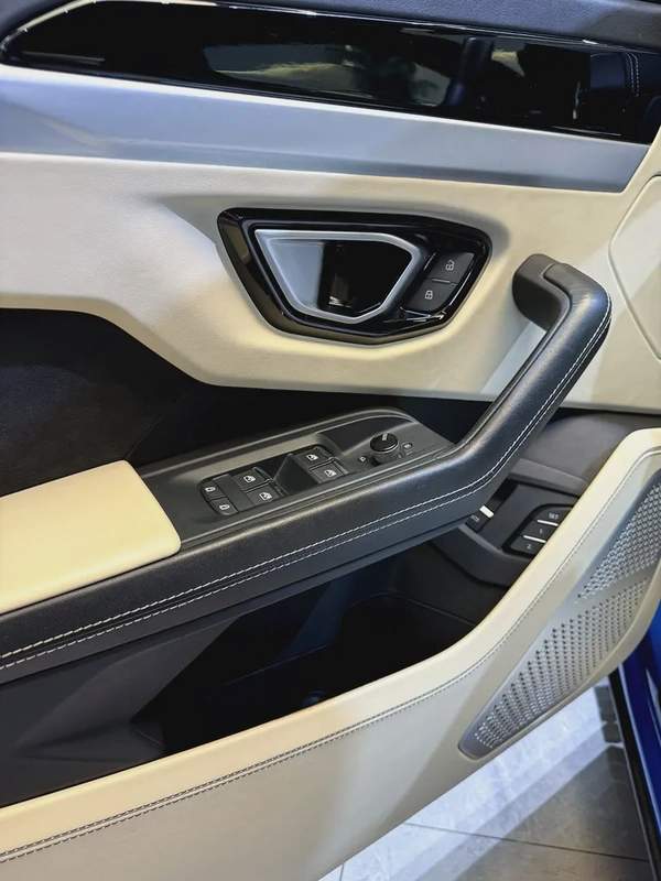 2020 LAMBORGHINI URUS ( GCC / STILL UNDER WARRANTY )