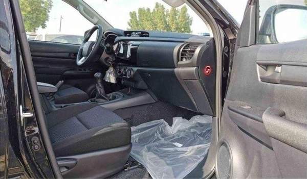 Toyota Hilux Toyota hilux 2.4L diesel mid option MY2025