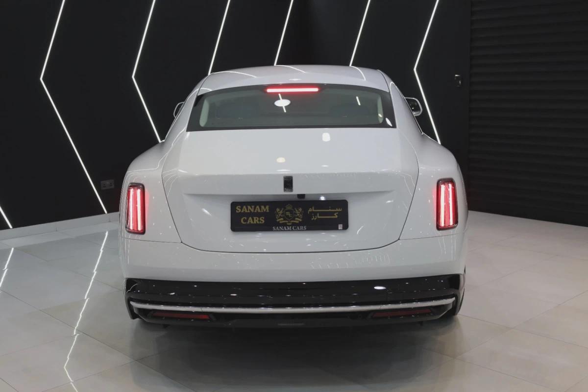 Rolls-Royce Spectre-9-9