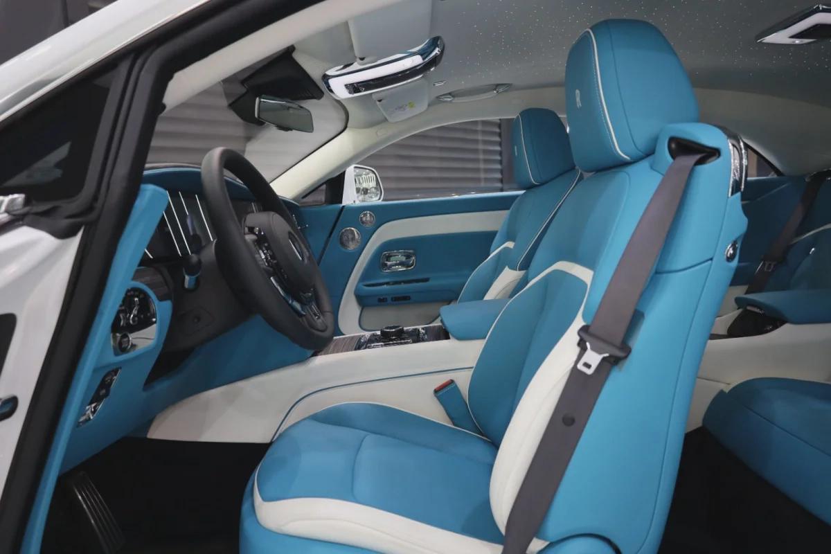 Rolls-Royce Spectre-1-1