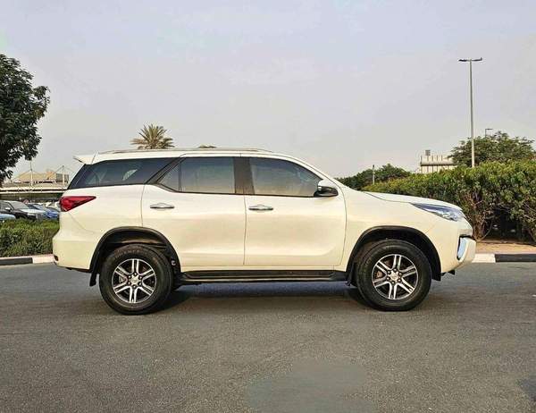 Toyota Fortuner EXR 2.7L (160 HP) EXR/ 4WD 2.7L/ GCC/ LEATHER SEATS/ NON ACCIDENT/ 1068 MONTHLY/LOT#107793