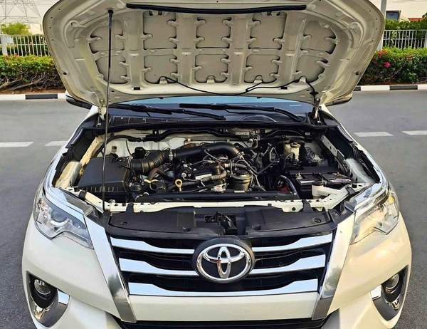 Toyota Fortuner EXR 2.7L (160 HP) EXR/ 4WD 2.7L/ GCC/ LEATHER SEATS/ NON ACCIDENT/ 1068 MONTHLY/LOT#107793