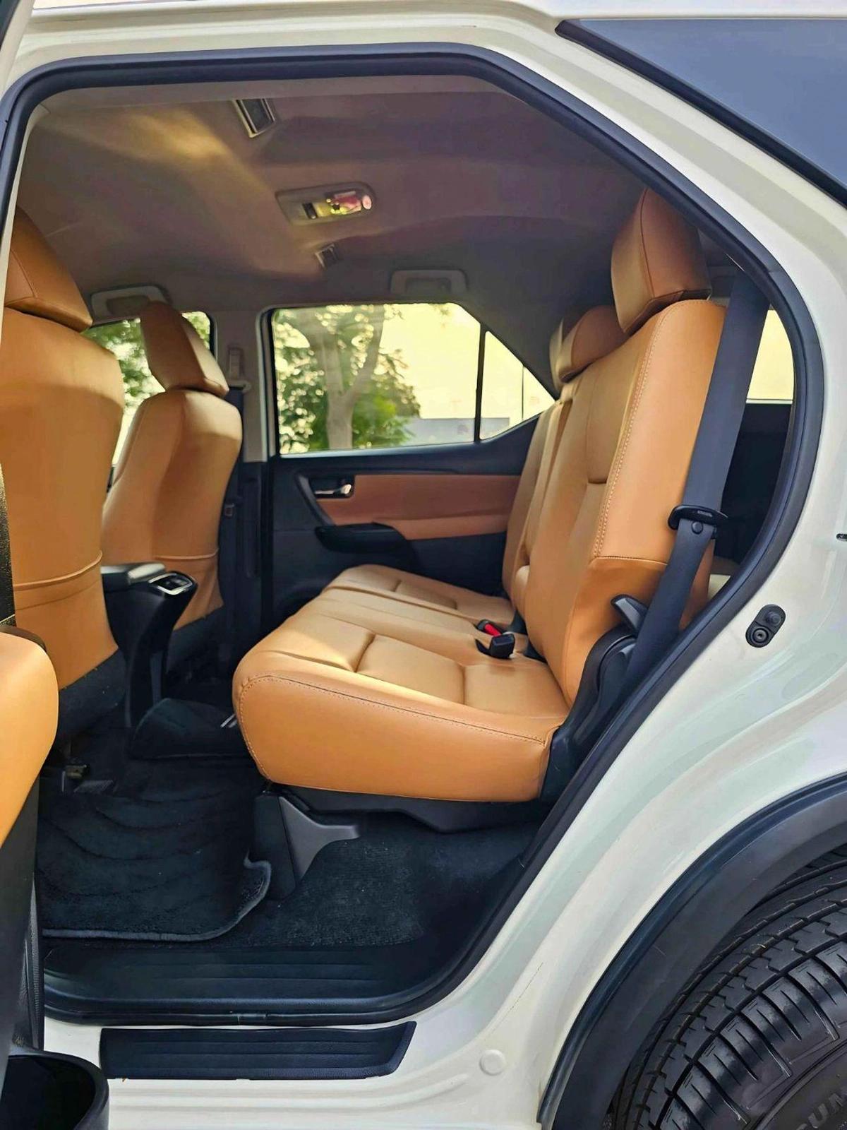 Toyota Fortuner EXR 2.7L (160 HP) EXR/ 4WD 2.7L/ GCC/ LEATHER SEATS/ NON ACCIDENT/ 1068 MONTHLY/LOT#107793-10-10