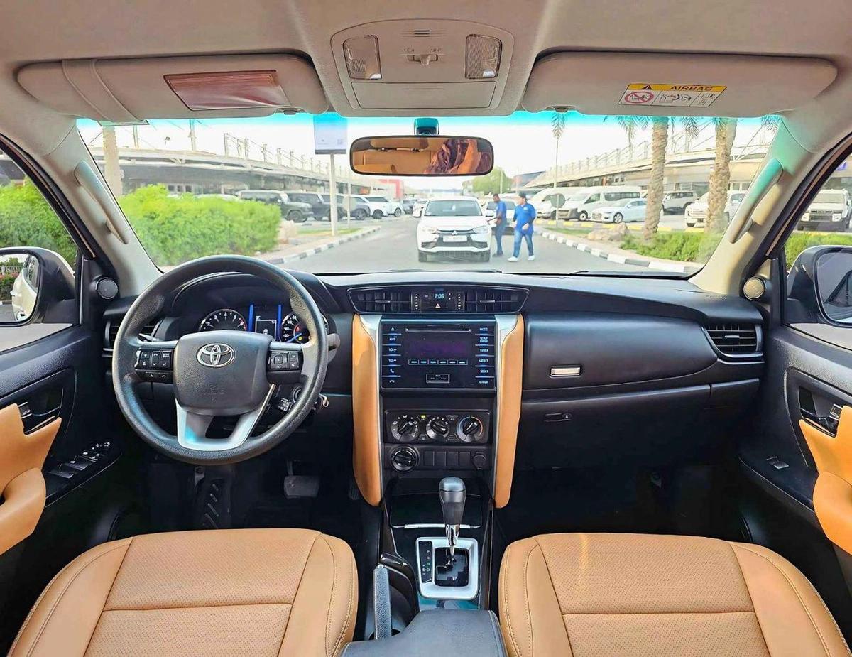 Toyota Fortuner EXR 2.7L (160 HP) EXR/ 4WD 2.7L/ GCC/ LEATHER SEATS/ NON ACCIDENT/ 1068 MONTHLY/LOT#107793-12-12