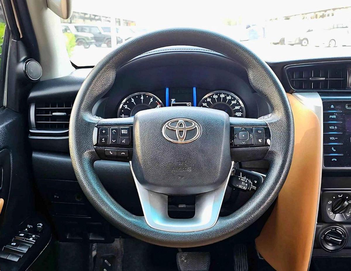 Toyota Fortuner EXR 2.7L (160 HP) EXR/ 4WD 2.7L/ GCC/ LEATHER SEATS/ NON ACCIDENT/ 1068 MONTHLY/LOT#107793-13-13