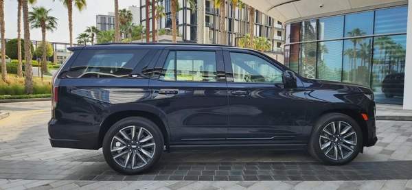 2021-Cadillac Escalade Platinum 600 Black Edition-Top of the Range-Excellent Conddition