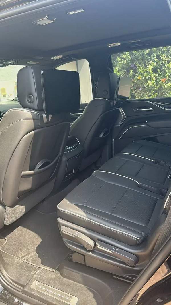 2021-Cadillac Escalade Platinum 600 Black Edition-Top of the Range-Excellent Conddition