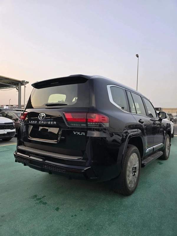Toyota Land Cruiser VXR 4.0L 2026 MODEL FULL OPTION