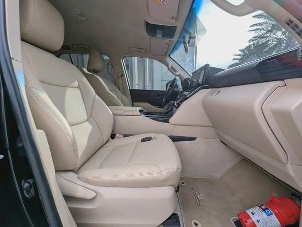 Toyota Land Cruiser GXR 2022 - GCC Specs - Excellent Condition