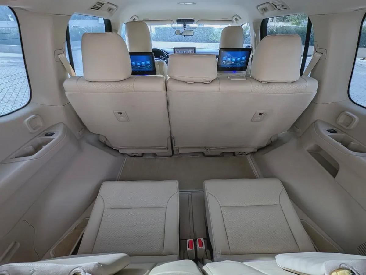 Toyota Land Cruiser GXR 2022 - GCC Specs - Excellent Condition-7-7