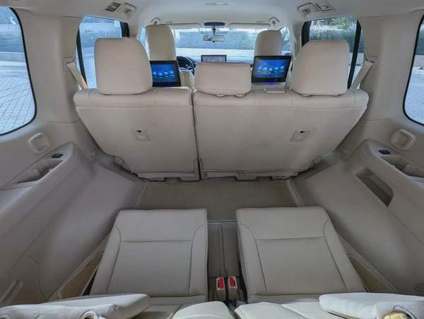 Toyota Land Cruiser GXR 2022 - GCC Specs - Excellent Condition