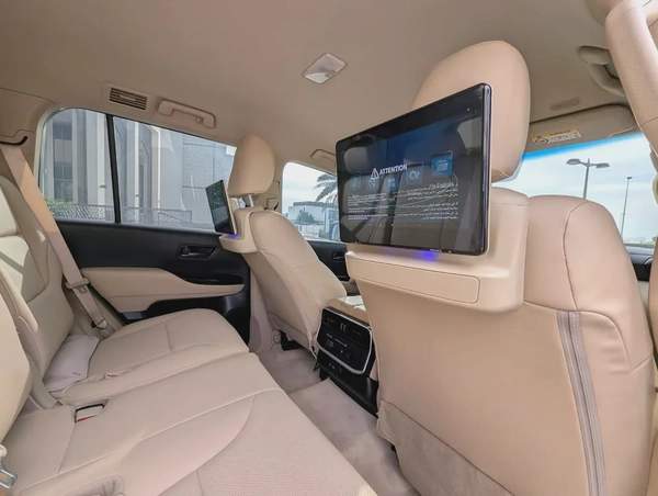 Toyota Land Cruiser GXR 2022 - GCC Specs - Excellent Condition