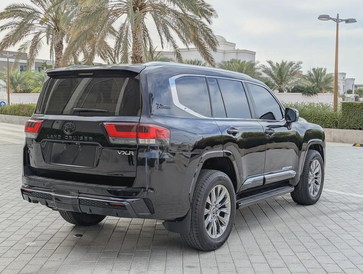 Toyota Land Cruiser GXR 2022 - GCC Specs - Excellent Condition-13-13