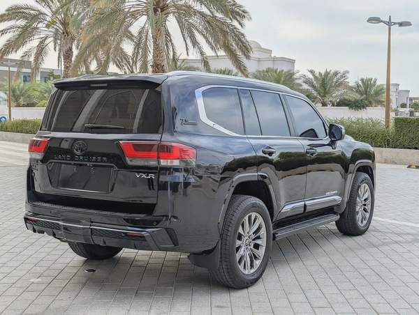 Toyota Land Cruiser GXR 2022 - GCC Specs - Excellent Condition