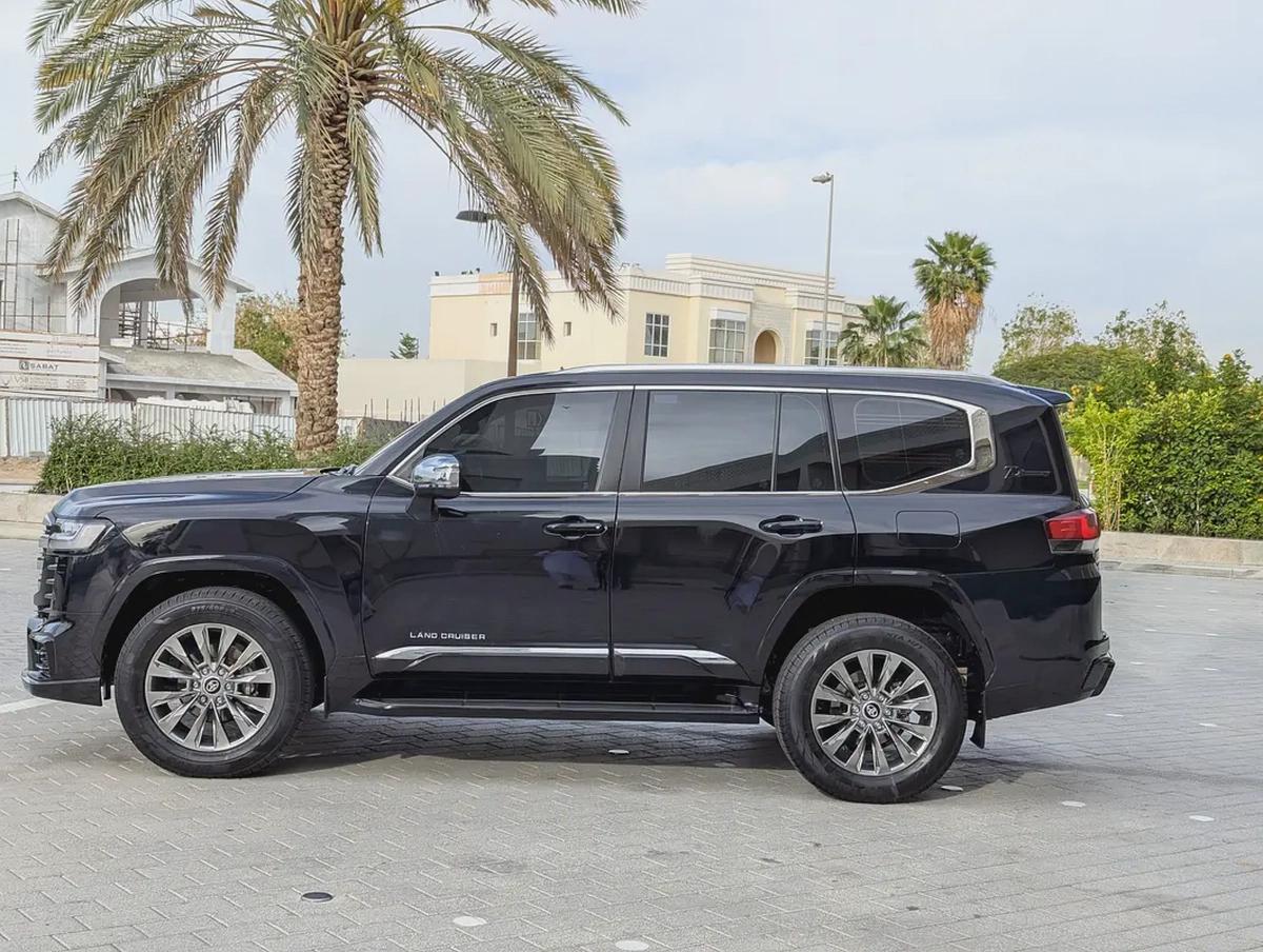 Toyota Land Cruiser GXR 2022 - GCC Specs - Excellent Condition-17-17