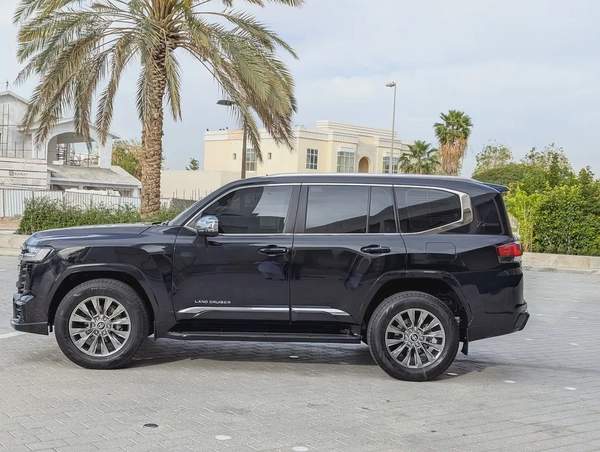 Toyota Land Cruiser GXR 2022 - GCC Specs - Excellent Condition