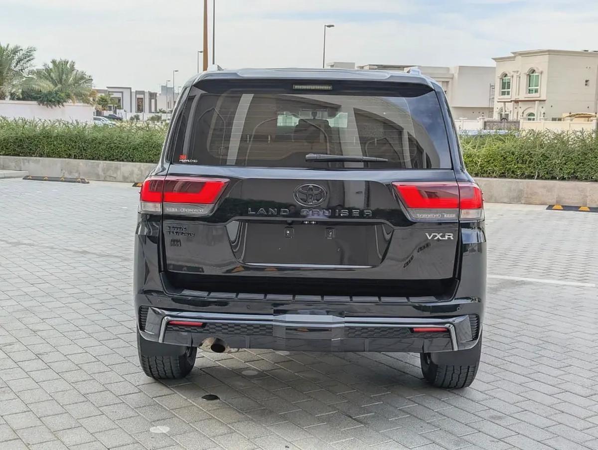Toyota Land Cruiser GXR 2022 - GCC Specs - Excellent Condition-19-19