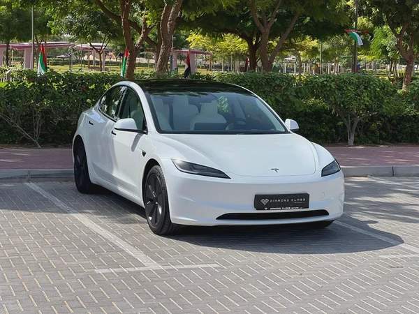 Tesla 3 L.R--AWD--GCC---Under Tesla Warranty---Full PPF Sticker