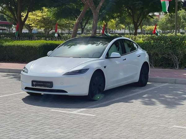 Tesla 3 L.R--AWD--GCC---Under Tesla Warranty---Full PPF Sticker