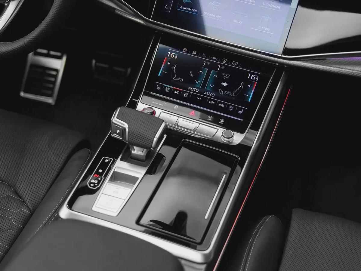 PERFORMANCE RSQ8 2025 SAKHIR GOLD - UNDER WARRANTY - ONLY 9700 KM - TOP SPEC-12-12