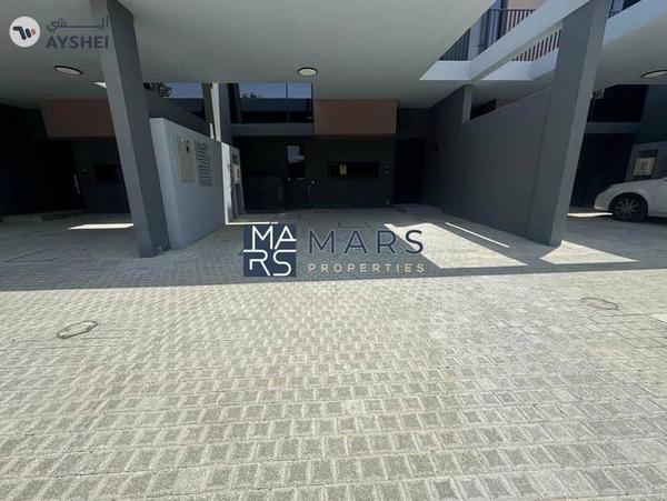 Luxurious brand new 4 bedroom villa availabl in Masaar for rent just in 195k