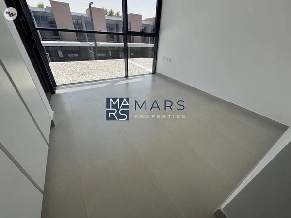 Luxurious brand new 4 bedroom villa availabl in Masaar for rent just in 195k