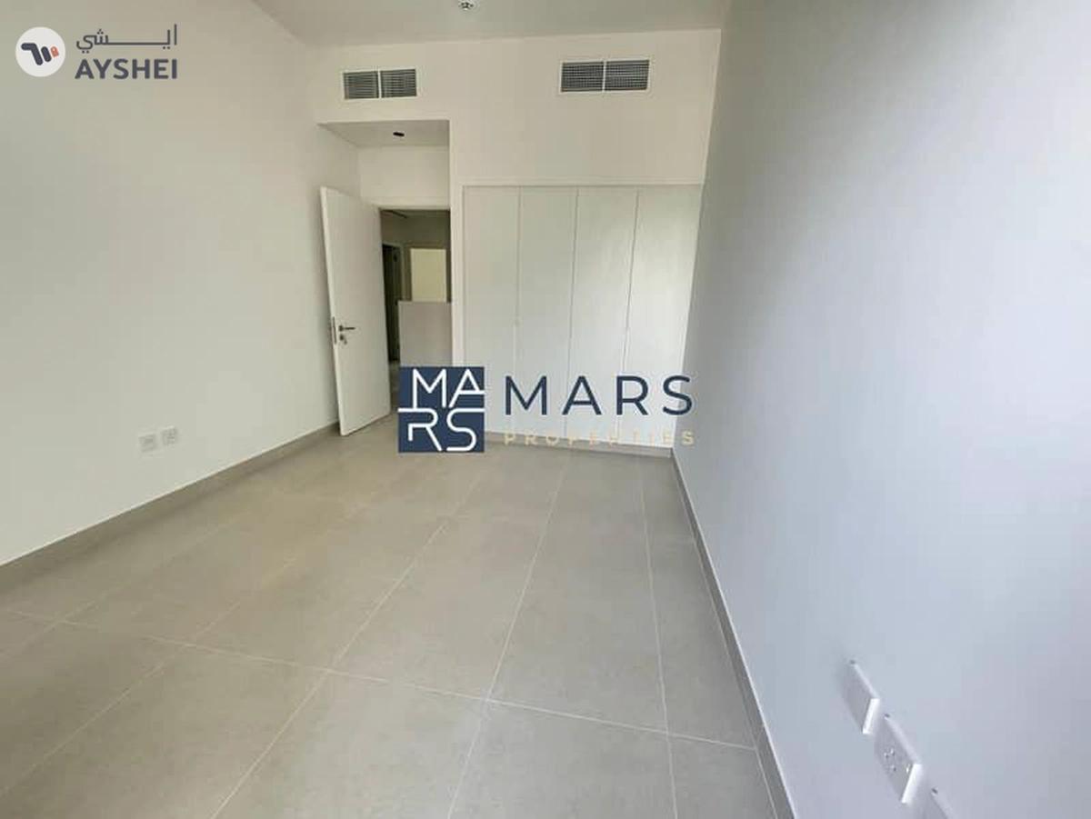 Luxurious brand new 4 bedroom villa availabl in Masaar for rent just in 195k-0-landscape