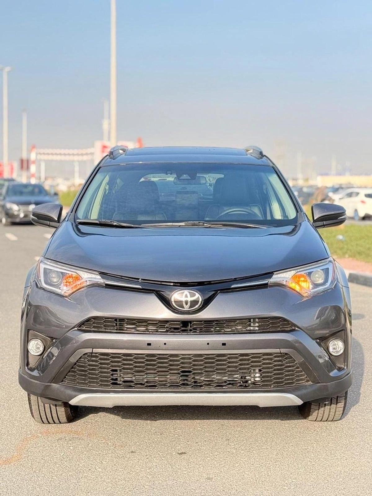 Toyota RAV4 XLE // sunroof,, leather seats// full option 2018-1-1