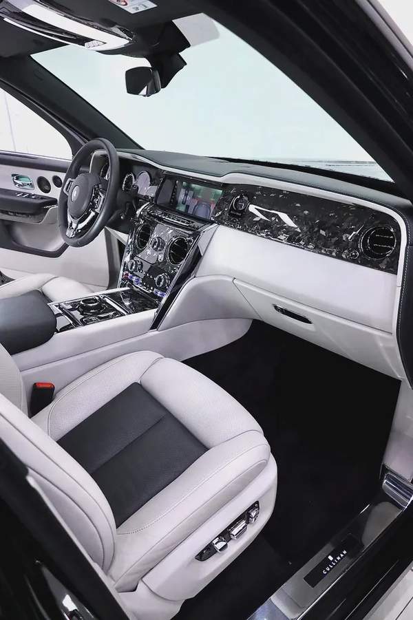 ROLLS ROYCE CULLINAN WITH MANSORY MARBLE BODYKIT + REAR ENTERTAINMENT