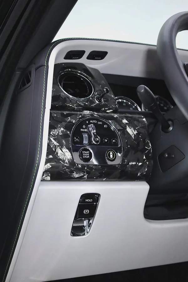 ROLLS ROYCE CULLINAN WITH MANSORY MARBLE BODYKIT + REAR ENTERTAINMENT