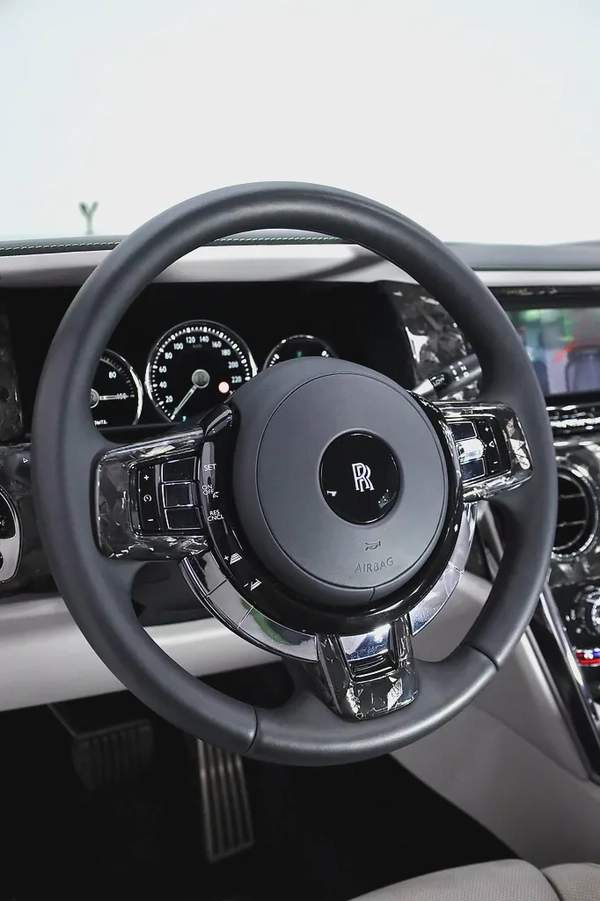 ROLLS ROYCE CULLINAN WITH MANSORY MARBLE BODYKIT + REAR ENTERTAINMENT