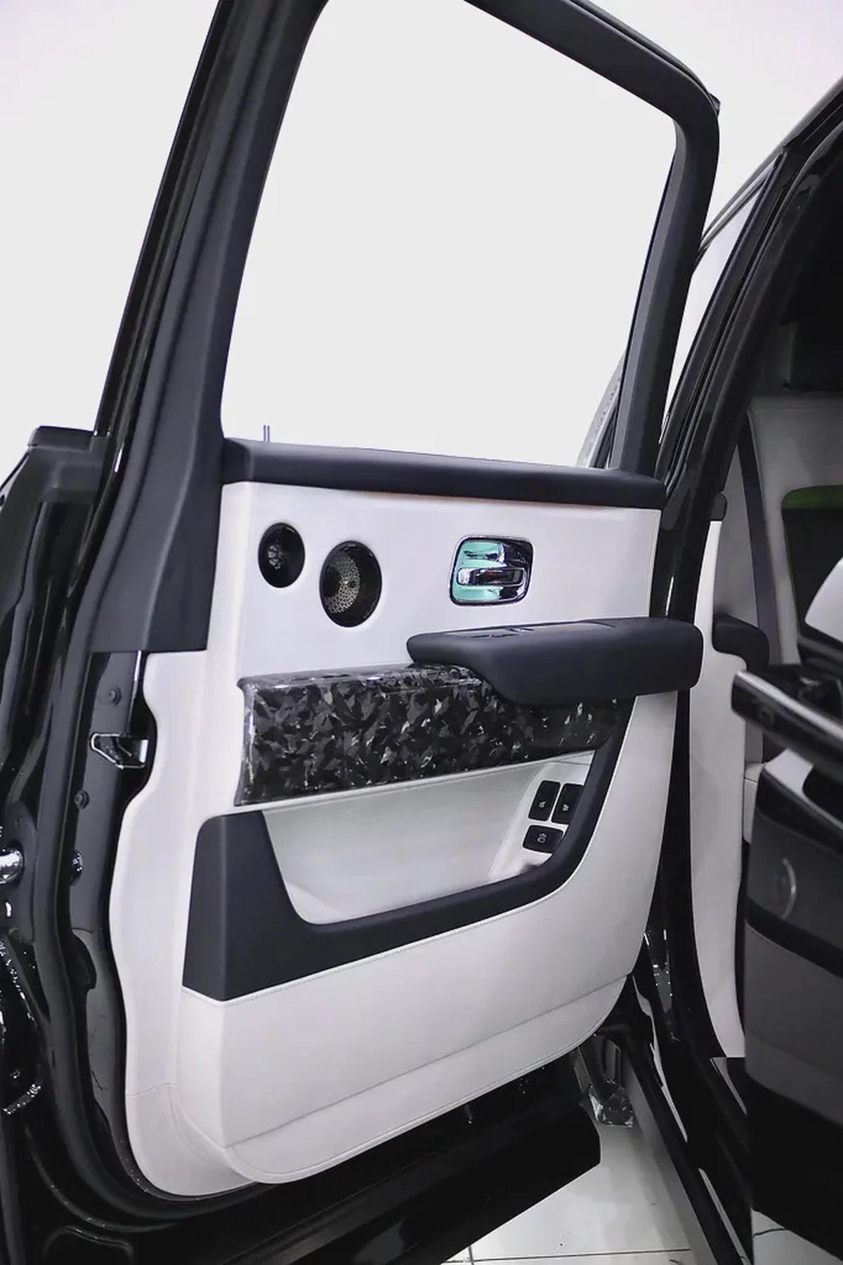 ROLLS ROYCE CULLINAN WITH MANSORY MARBLE BODYKIT + REAR ENTERTAINMENT-11-11