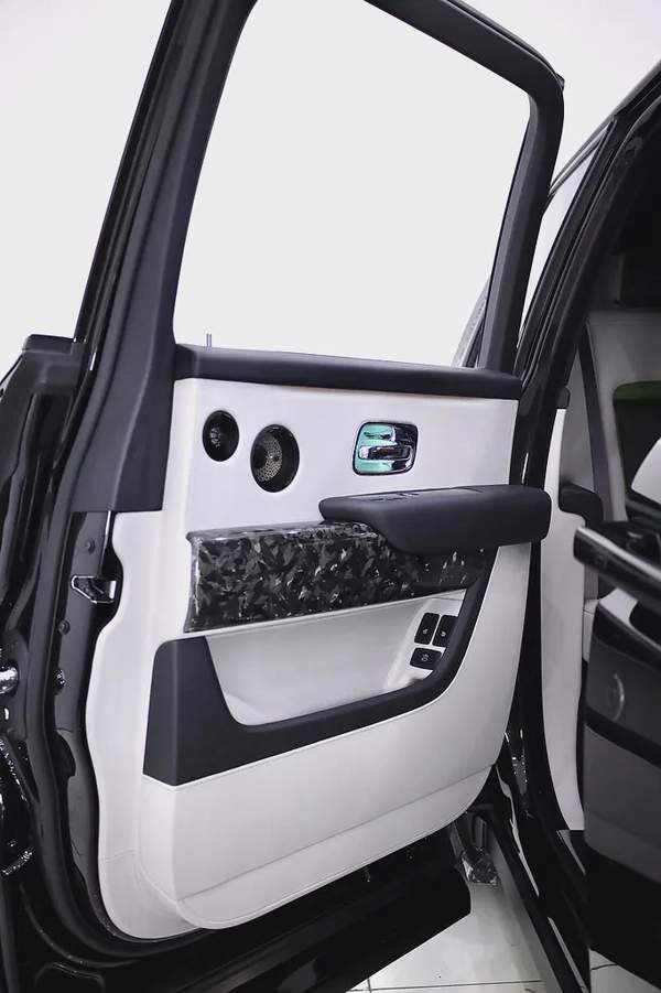 ROLLS ROYCE CULLINAN WITH MANSORY MARBLE BODYKIT + REAR ENTERTAINMENT