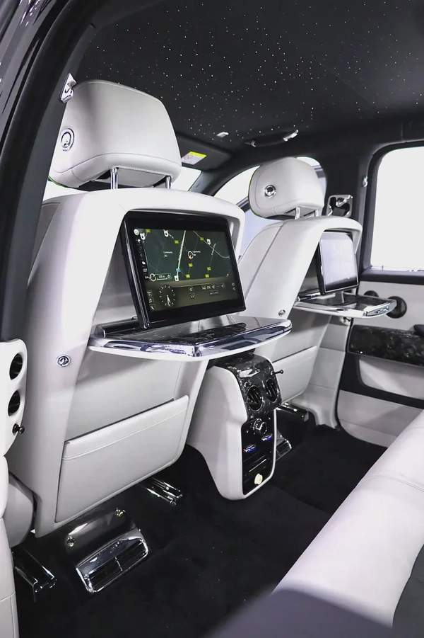 ROLLS ROYCE CULLINAN WITH MANSORY MARBLE BODYKIT + REAR ENTERTAINMENT