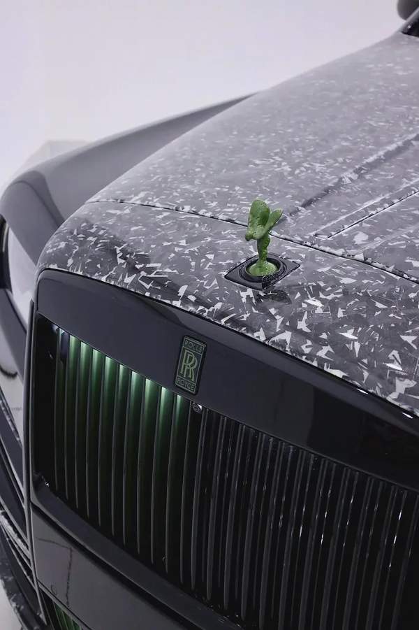 ROLLS ROYCE CULLINAN WITH MANSORY MARBLE BODYKIT + REAR ENTERTAINMENT