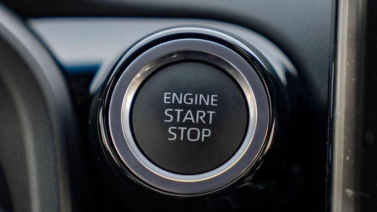 Toyota Land Cruiser VXR 3.3L-8-8