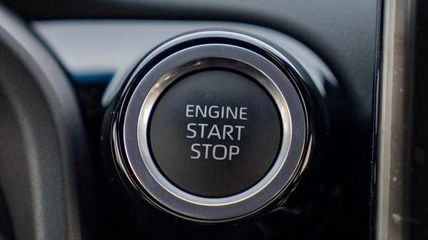 Toyota Land Cruiser VXR 3.3L