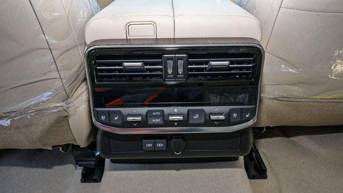 Toyota Land Cruiser VXR 3.3L-12-12