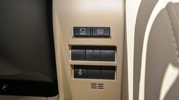 Toyota Land Cruiser VXR 3.3L