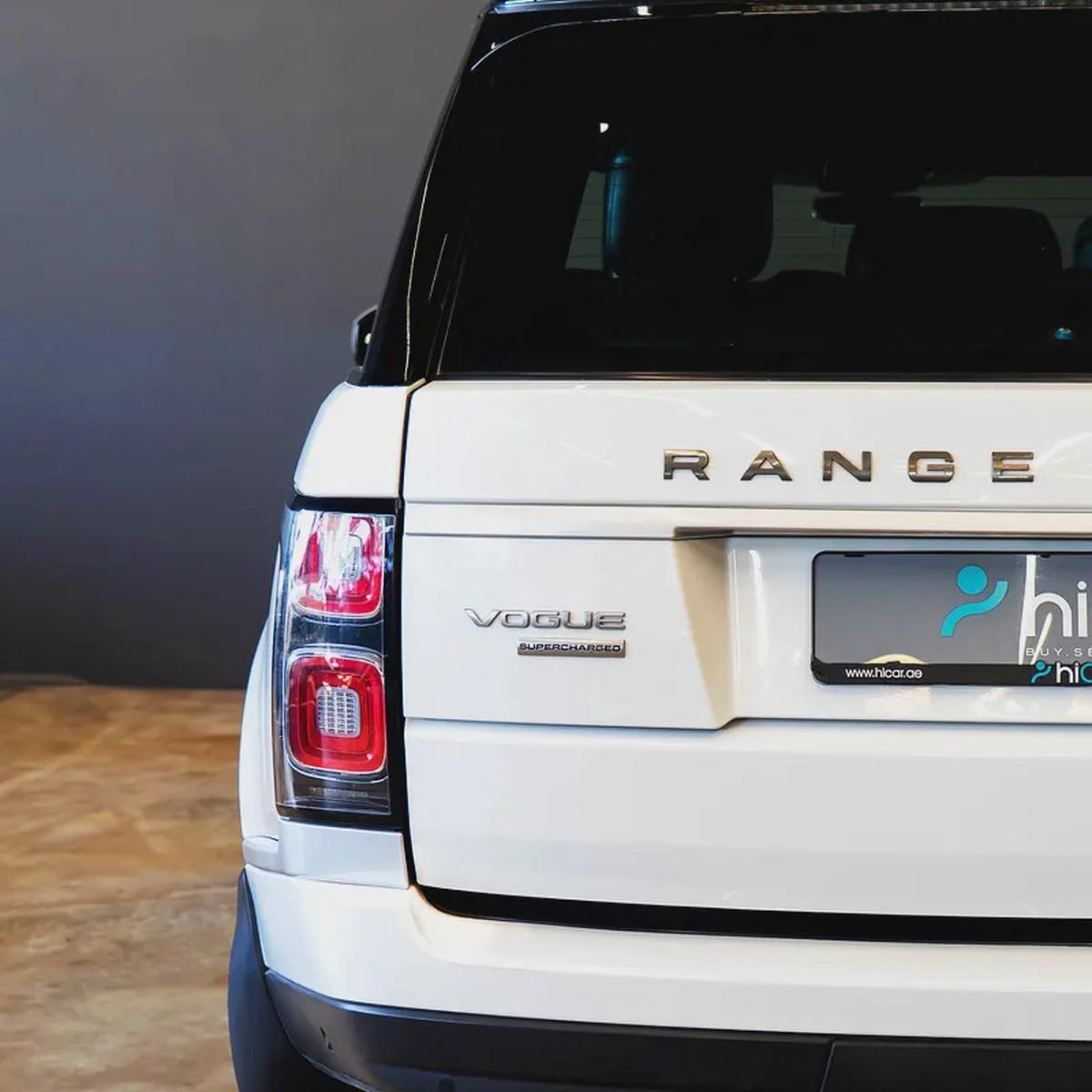 AED 2,682 pm • 0% Downpayment • Range Rover Vogue Supercharged • 1 Year Warranty-4-4