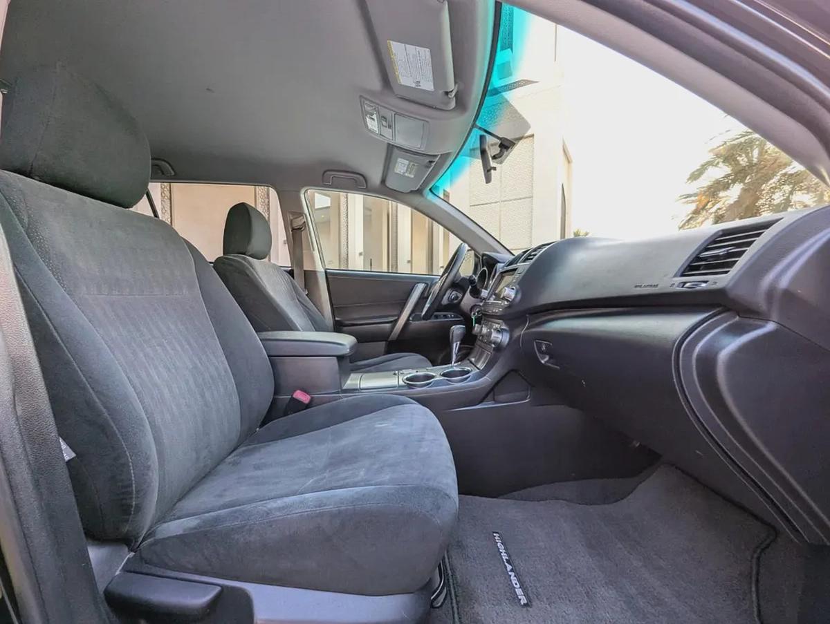 2009 TOYOTA HIGHLANDER, SPORT 3.5L V6 7 SEATER ACCIDENT FREE IN EXCELLENT CONDITION-4-4