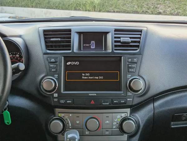 2009 TOYOTA HIGHLANDER, SPORT 3.5L V6 7 SEATER ACCIDENT FREE IN EXCELLENT CONDITION