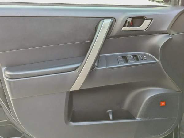 2009 TOYOTA HIGHLANDER, SPORT 3.5L V6 7 SEATER ACCIDENT FREE IN EXCELLENT CONDITION