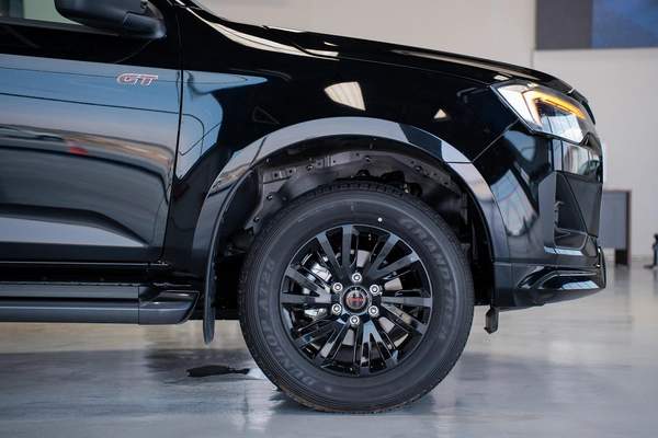 ISUZU D-MAX GT 3.0L A/T 4X4 FULL OPTION MODEL 2026 GCC SPECS