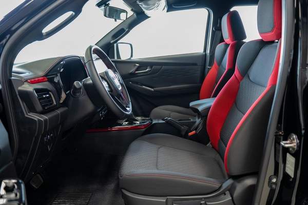 ISUZU D-MAX GT 3.0L A/T 4X4 FULL OPTION MODEL 2026 GCC SPECS