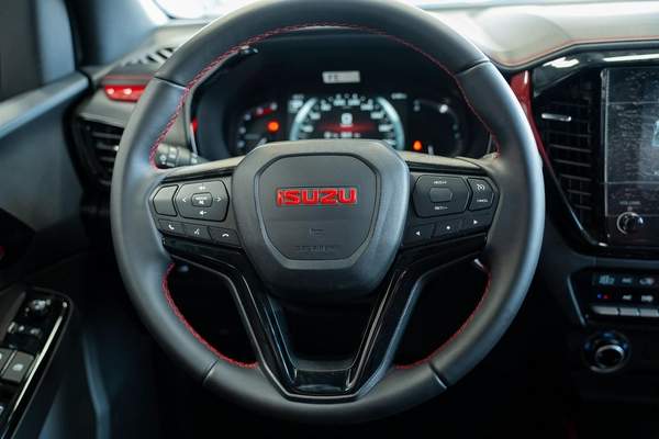 ISUZU D-MAX GT 3.0L A/T 4X4 FULL OPTION MODEL 2026 GCC SPECS