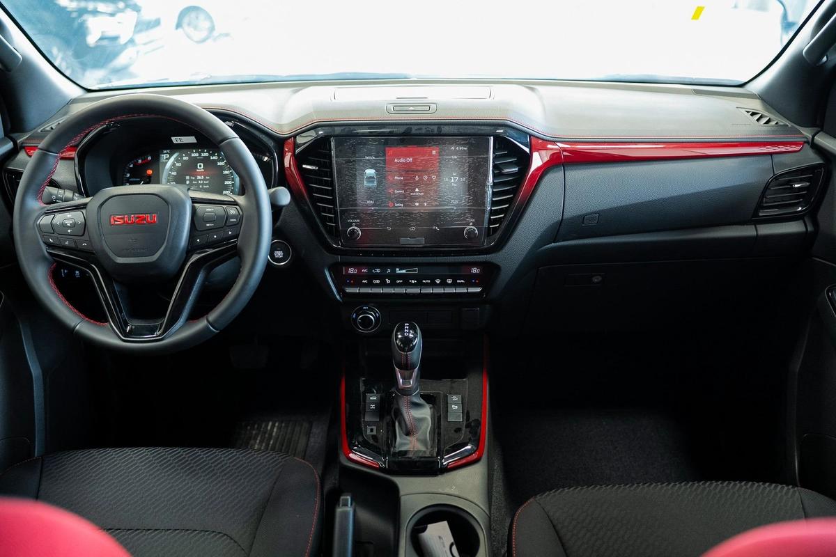 ISUZU D-MAX GT 3.0L A/T 4X4 FULL OPTION MODEL 2026 GCC SPECS-9-9